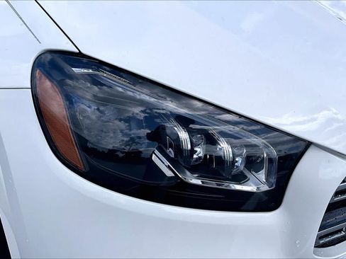 Used 2023 Mercedes-Benz GLS 450 4MATIC image 28