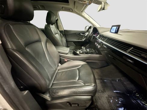Used 2017 Audi Q7 3.0T Premium Plus w/ Premium Plus Package image 37