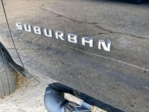 Used 2020 Chevrolet Suburban LT AWD/4WD image 33