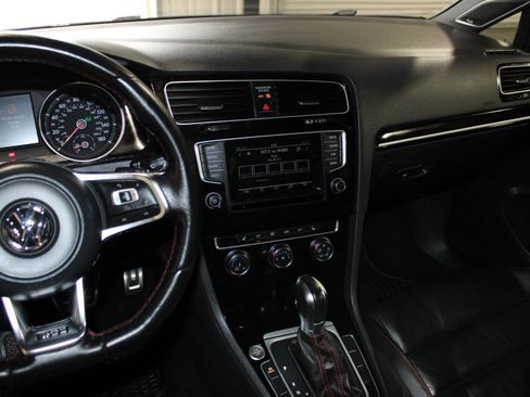 Used 2016 Volkswagen Golf R 4-Door AWD/4WD image 16