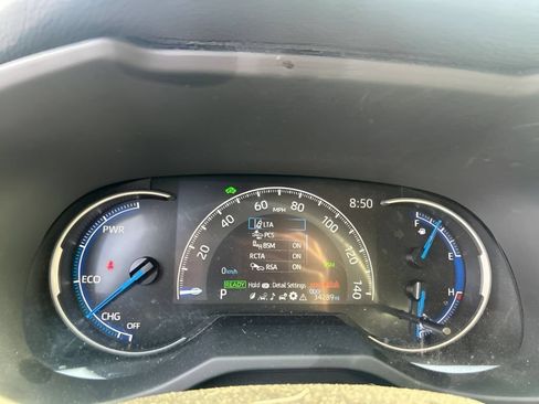 Used 2023 Toyota RAV4 SE w/ SE Grade Weather Package AWD/4WD image 25
