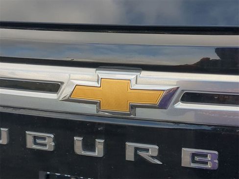 Used 2023 Chevrolet Suburban High Country image 25