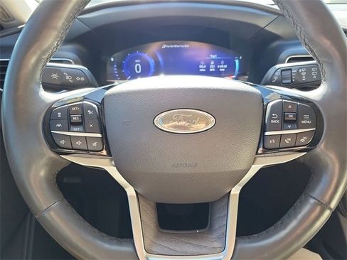 Used 2023 Ford Explorer Platinum w/ Technology Package image 11