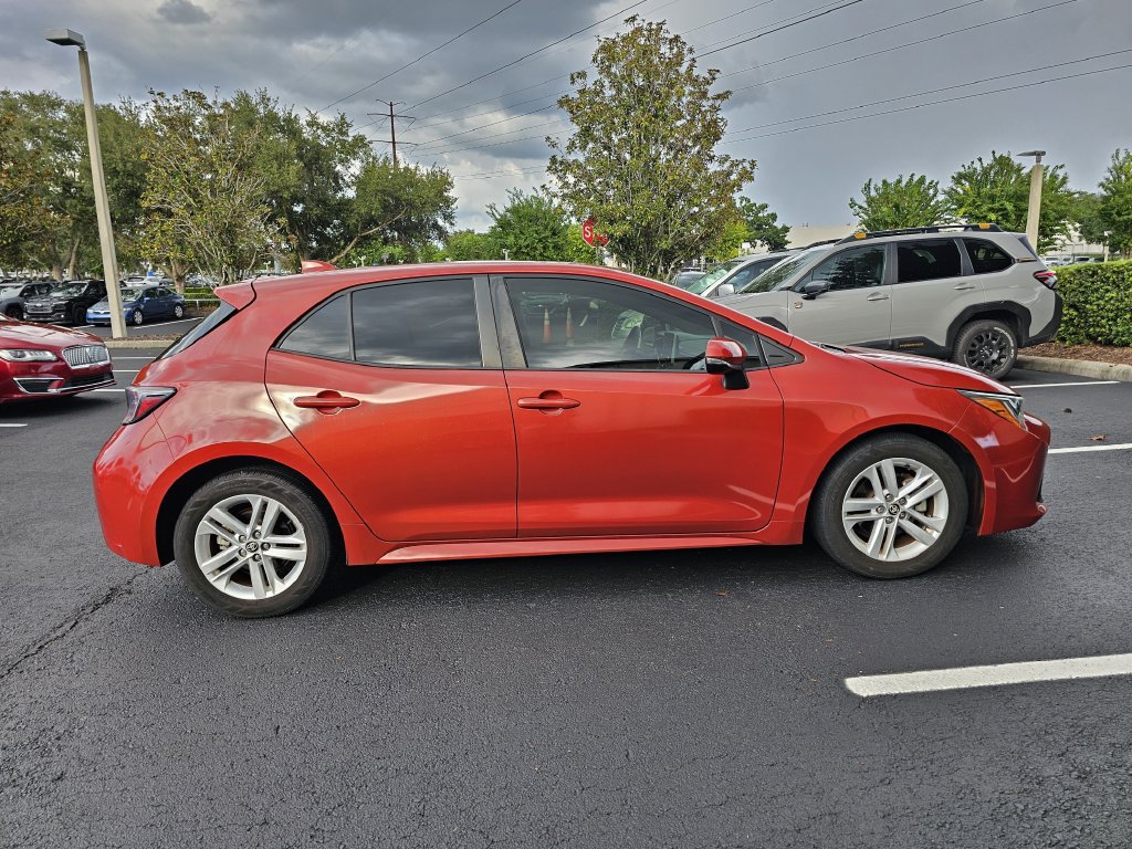 Used 2019 Toyota Corolla SE FWD image 2