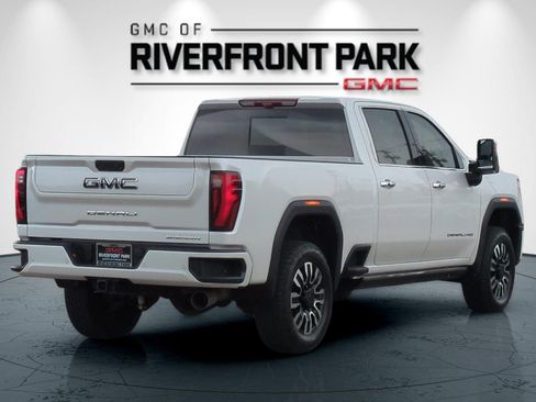 Used 2025 GMC Sierra 2500 Denali Ultimate AWD/4WD image 3