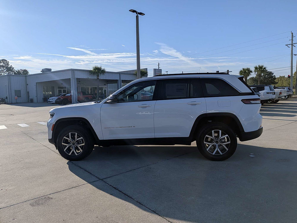 New 2027 Jeep Grand Cherokee Laredo X AWD/4WD image 7
