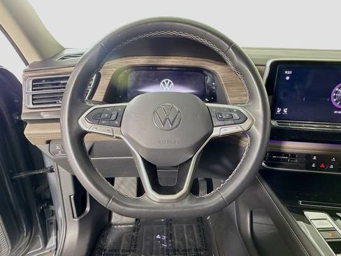 Used 2024 Volkswagen Atlas SEL AWD/4WD image 11