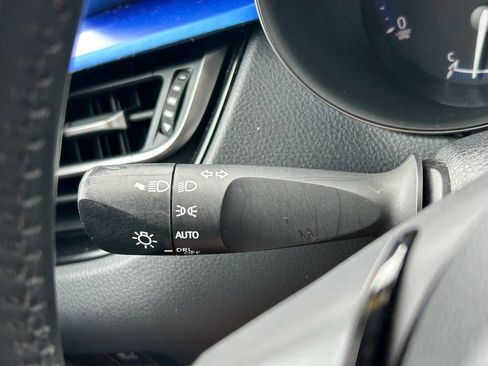 Used 2021 Toyota C-HR XLE FWD image 25