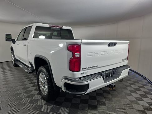 Used 2022 Chevrolet Silverado 2500 High Country w/ Z71 Off-Road Package AWD/4WD image 3