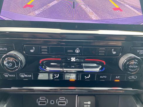 Used 2025 Jeep Grand Cherokee Limited w/ Trailer Tow Package image 16