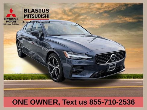 Used 2025 Volvo S60 B5 Core image 1