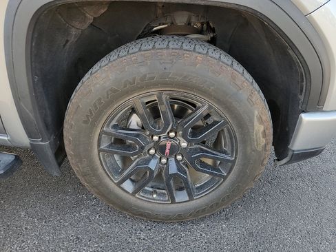 Used 2024 GMC Sierra 1500 Elevation image 9