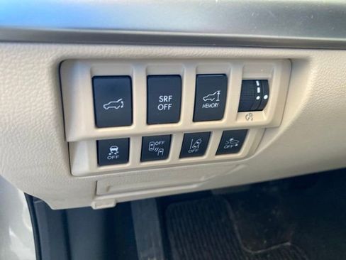 Used 2017 Subaru Outback 2.5i Premium AWD/4WD image 32