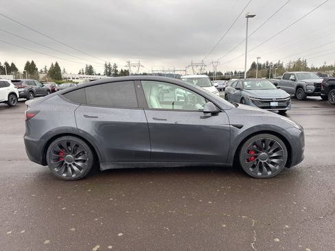 Used 2021 Tesla Model Y Performance image 4