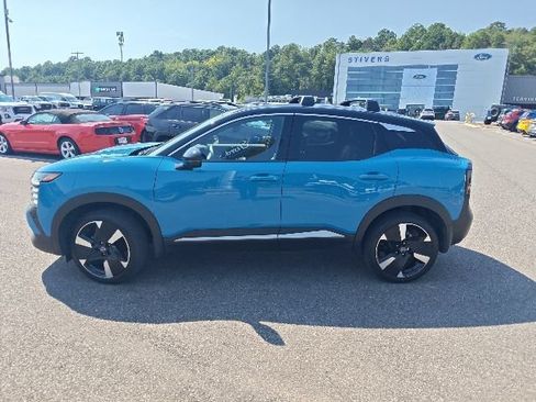 Used 2025 Nissan Kicks SR FWD image 5