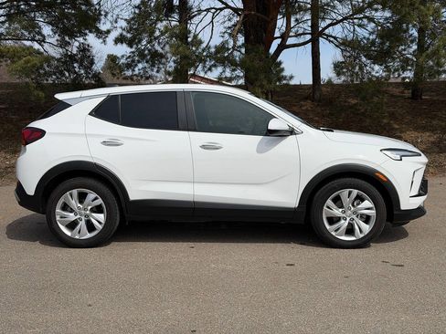 Used 2024 Buick Encore GX Preferred FWD image 2