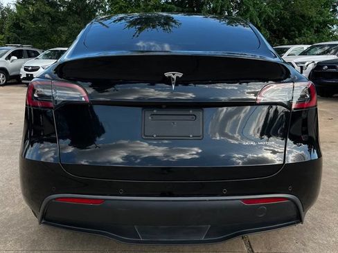 Used 2021 Tesla Model Y AWD image 8