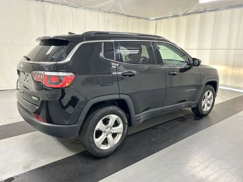 Used 2019 Jeep Compass Latitude w/ Cold Weather Group image 2