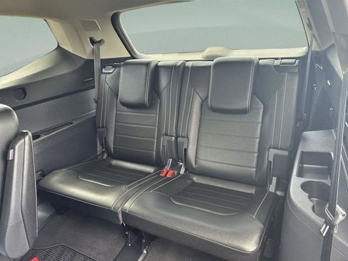 Used 2023 Volkswagen Atlas SEL Premium AWD/4WD image 37