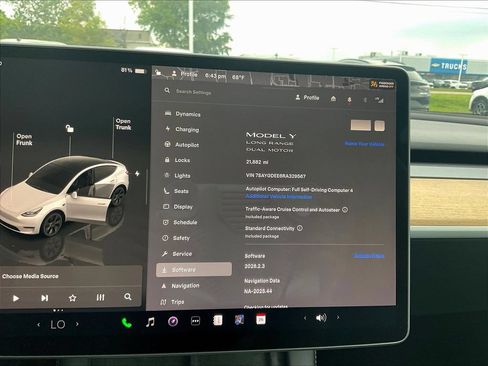 Used 2024 Tesla Model Y Long Range AWD/4WD image 15