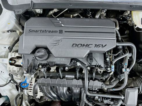 Used 2025 Kia K4 LXS image 32