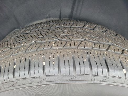 Used 2022 Buick Enclave Essence w/ Experience Buick Package image 9