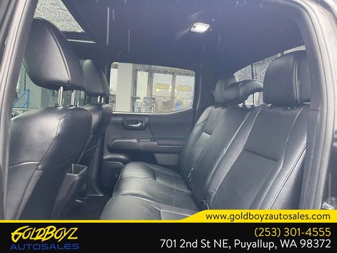 Used 2021 Toyota Tacoma TRD Off-Road w/ TRD Premium Off Road Package image 15