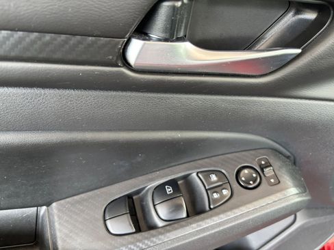 Used 2025 Nissan Altima 2.5 SV FWD image 18