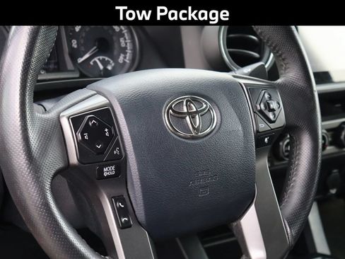 Used 2017 Toyota Tacoma TRD Sport w/ Tow Package AWD/4WD image 6