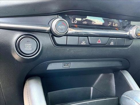 Used 2019 MAZDA MAZDA3 Sedan FWD image 23