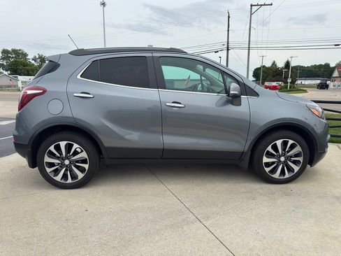 Used 2019 Buick Encore Essence FWD image 9