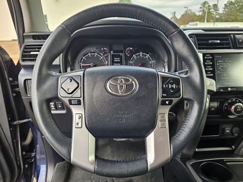 Used 2022 Toyota 4Runner SR5 image 23