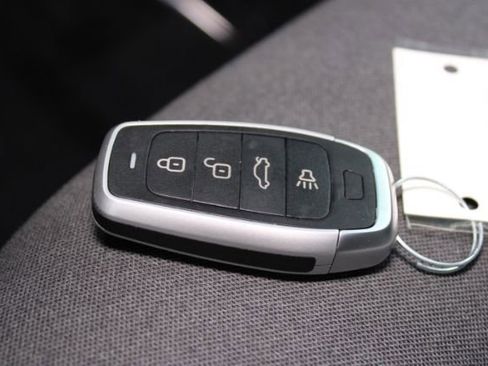 Used 2020 Hyundai Ioniq SEL image 12