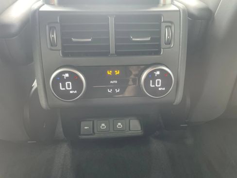 Used 2023 Land Rover Discovery S R-Dynamic AWD/4WD image 19