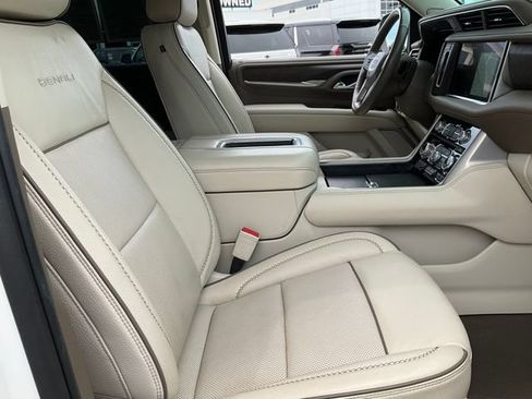 Used 2022 GMC Yukon XL Denali AWD/4WD image 23
