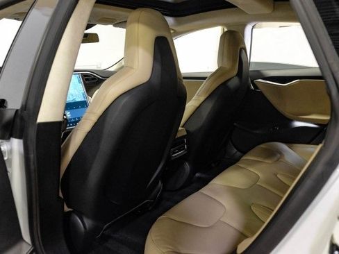Used 2015 Tesla Model S 85D image 33
