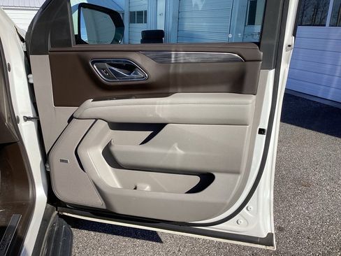 Certified 2022 GMC Yukon SLT w/ SLT Premium Package image 9