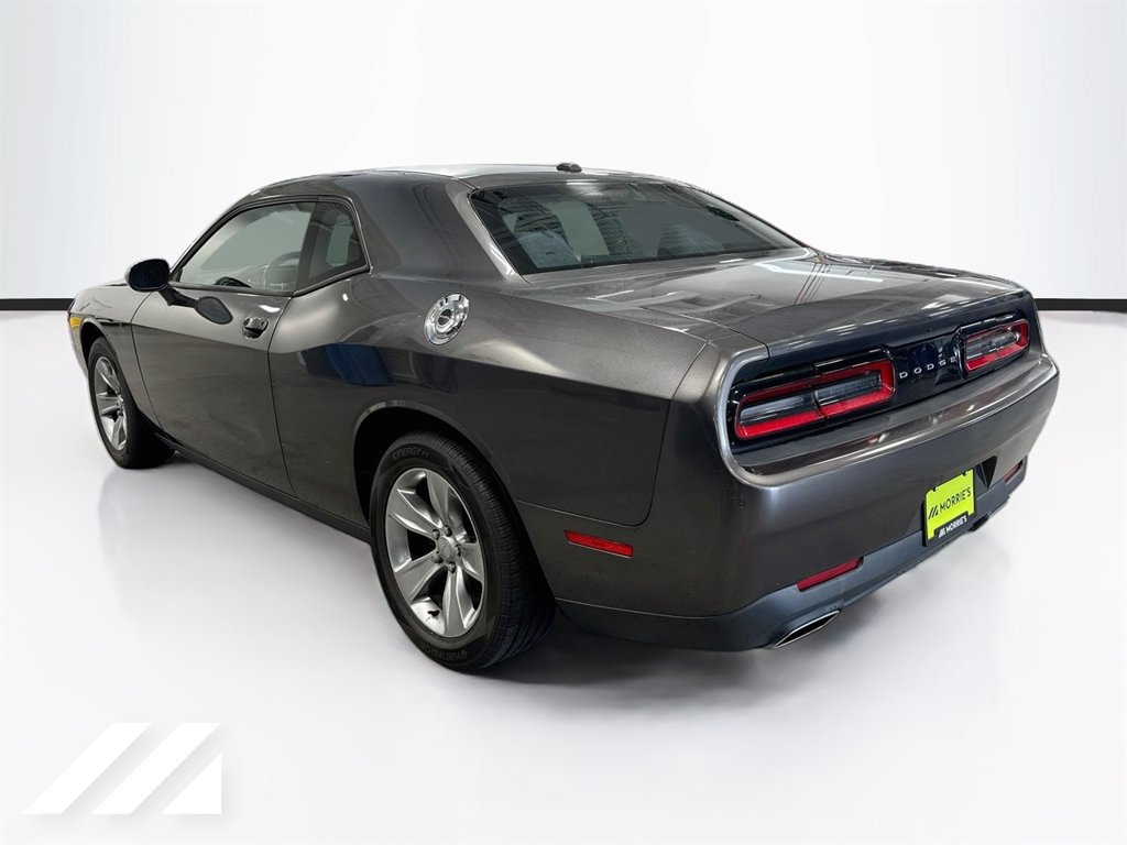 Used 2015 Dodge Challenger SXT RWD image 7