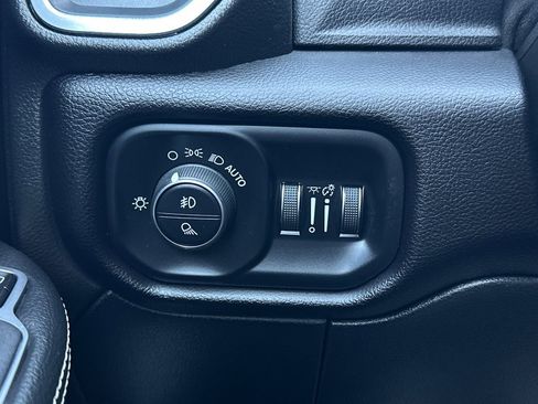Used 2024 RAM 2500 Laramie w/ Safety Group AWD/4WD image 27