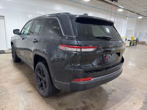 New 2026 Jeep Grand Cherokee Limited w/ Limited Altitude Package image 4