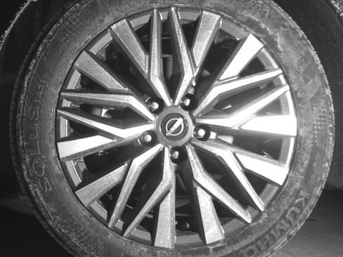 Used 2025 Nissan Altima 2.5 SV FWD image 12