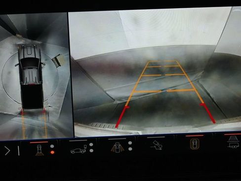 Used 2025 GMC Sierra 2500 AT4 w/ AT4 Premium Plus Package image 18