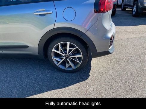 Used 2022 Kia Niro Touring Special Edition FWD image 12