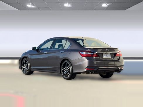 Certified 2017 Honda Accord Touring image 3
