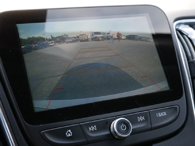 Used 2018 Chevrolet Malibu LT FWD image 30