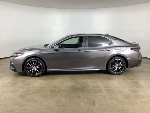 Used 2024 Toyota Camry SE w/ Convenience Package FWD image 8