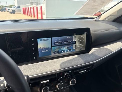 Certified 2025 Nissan Kicks SV FWD image 16