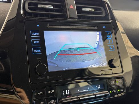 Used 2018 Toyota Prius Three Touring FWD image 20
