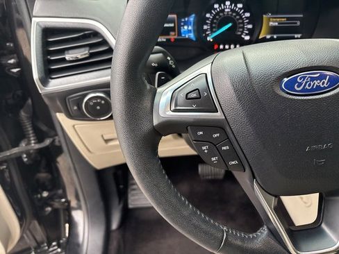 Used 2017 Ford Edge Titanium image 15