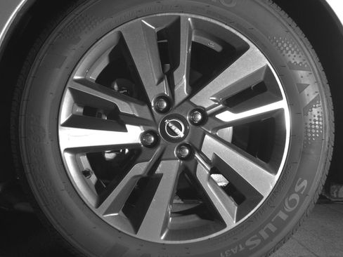 Used 2025 Nissan Versa SV FWD image 15
